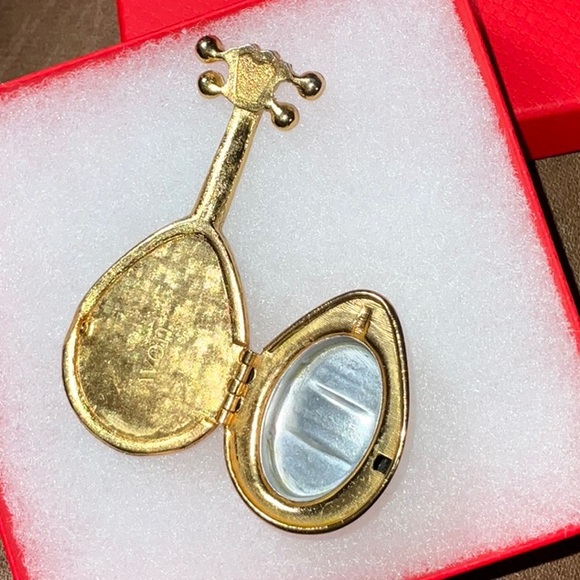 Avon 1971 Mandolin Shaped Hinged Solid Perfume Glace Holder Empty - Picture 3 of 10